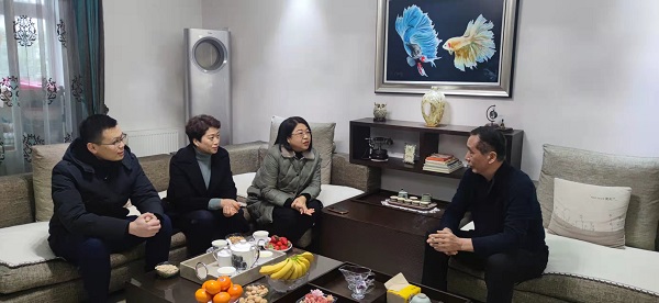 ���εز����ſ�չ��������ů�߷�ο���˶�